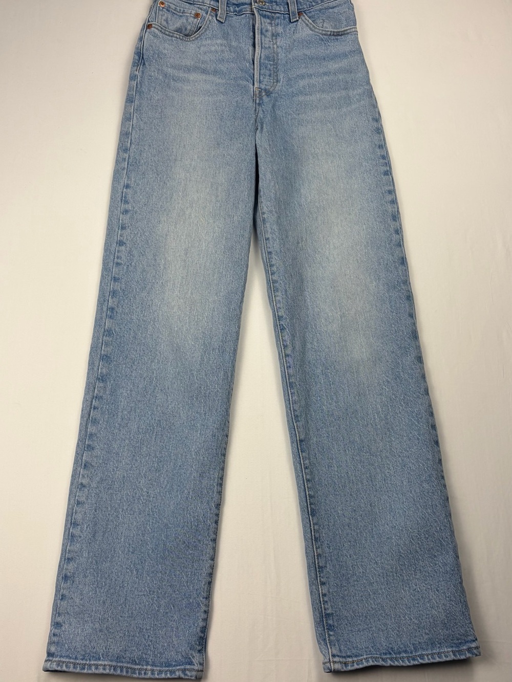Levi's Premium Ribcage straight ankle W26 L32 in Light Blue